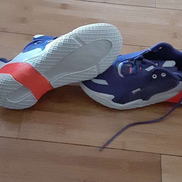 😍NWOB Brand new Adidas women sneakers size 5😍 - Picture 2 of 3